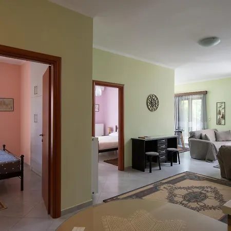 Pappas Family House Apartment